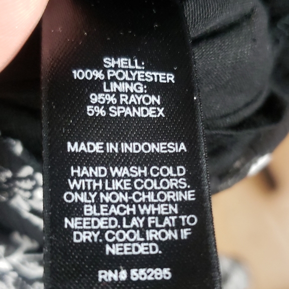 NWT Express black & white floral dress size large - Picture 7 of 7